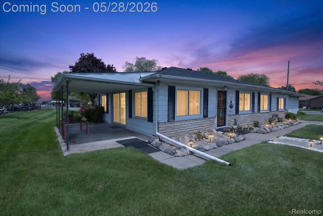 29886 Pointe Drive, Gibraltar, MI 48173