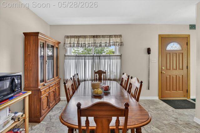 29886 Pointe Drive, Gibraltar, MI 48173