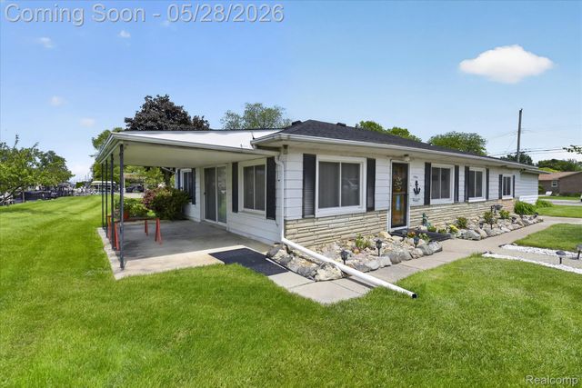 29886 Pointe Drive, Gibraltar, MI 48173
