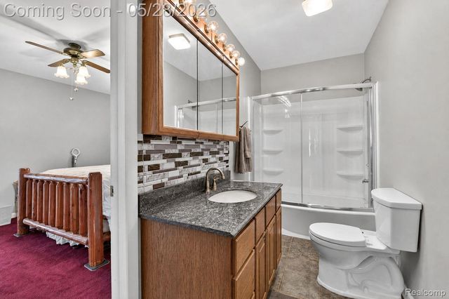 29886 Pointe Drive, Gibraltar, MI 48173