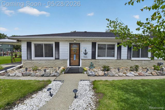 29886 Pointe Drive, Gibraltar, MI 48173