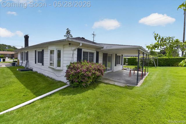 29886 Pointe Drive, Gibraltar, MI 48173