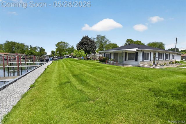 29886 Pointe Drive, Gibraltar, MI 48173