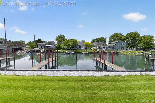 29886 Pointe Drive, Gibraltar, MI 48173
