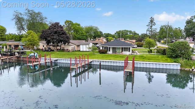 29886 Pointe Drive, Gibraltar, MI 48173