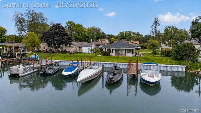 29886 Pointe Drive, Gibraltar, MI 48173