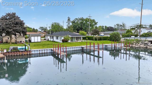 29886 Pointe Drive, Gibraltar, MI 48173