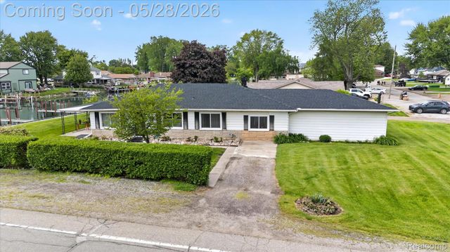 29886 Pointe Drive, Gibraltar, MI 48173