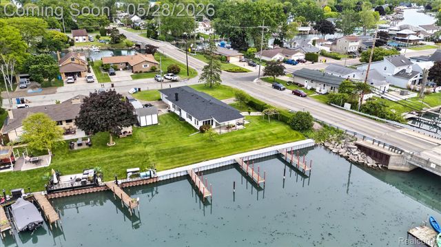 29886 Pointe Drive, Gibraltar, MI 48173