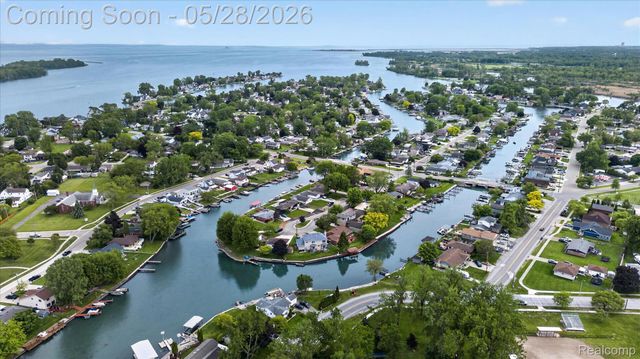 29886 Pointe Drive, Gibraltar, MI 48173