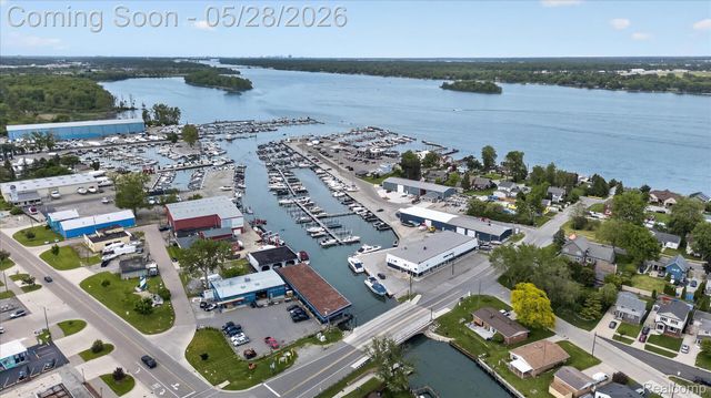 29886 Pointe Drive, Gibraltar, MI 48173