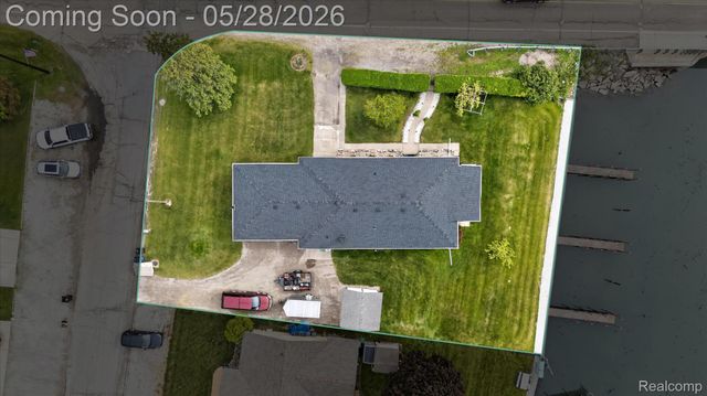 29886 Pointe Drive, Gibraltar, MI 48173