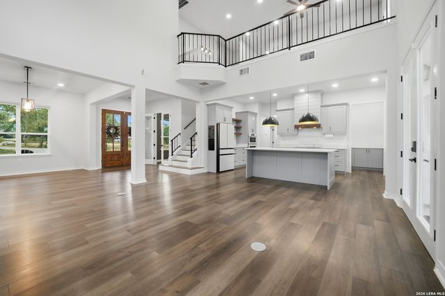 120 County Road 3828, San Antonio, TX 78253