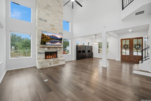 120 County Road 3828, San Antonio, TX 78253
