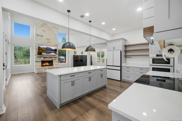 120 County Road 3828, San Antonio, TX 78253