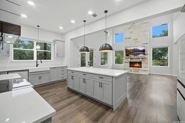 120 County Road 3828, San Antonio, TX 78253