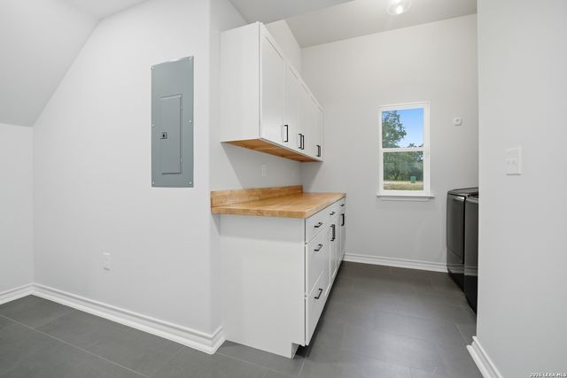 120 County Road 3828, San Antonio, TX 78253
