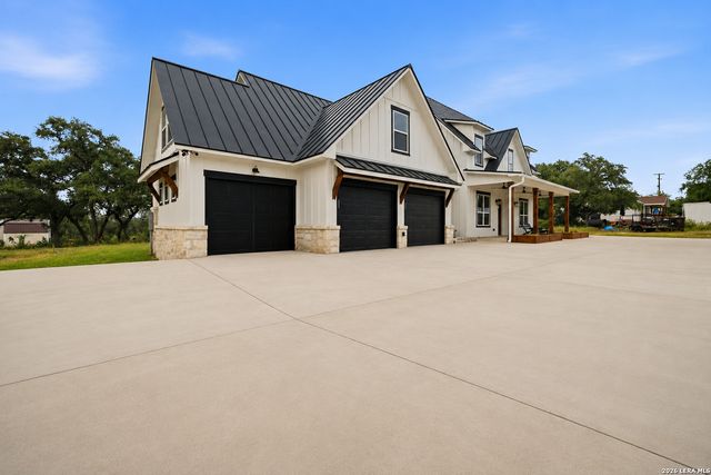 120 County Road 3828, San Antonio, TX 78253