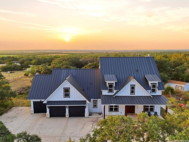 120 County Road 3828, San Antonio, TX 78253