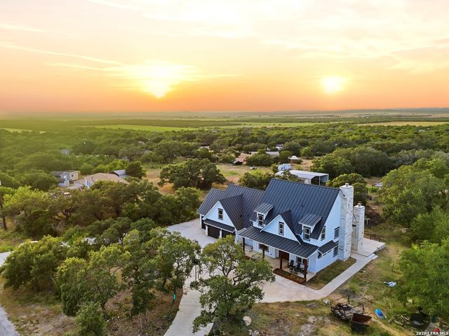 120 County Road 3828, San Antonio, TX 78253