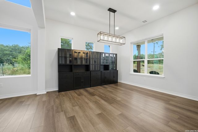 120 County Road 3828, San Antonio, TX 78253
