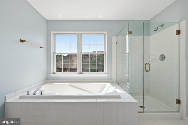 2215 PARISH LN, Frederick, MD 21701