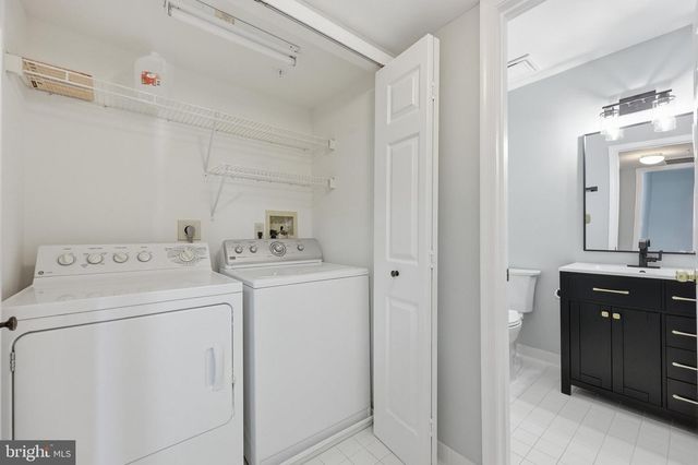 2215 PARISH LN, Frederick, MD 21701