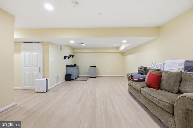 2215 PARISH LN, Frederick, MD 21701