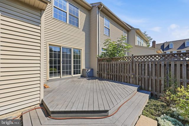 2215 PARISH LN, Frederick, MD 21701