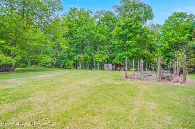 984 Blue Mountain Road, Saugerties, NY 12477