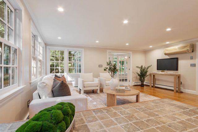 5 Tavern Ln, Lexington, MA 02421