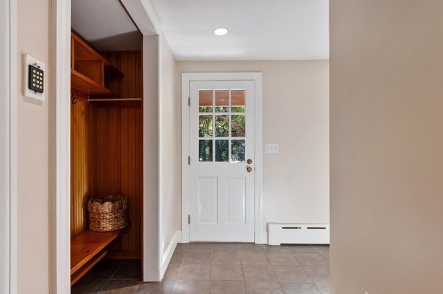 5 Tavern Ln, Lexington, MA 02421