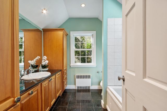 5 Tavern Ln, Lexington, MA 02421