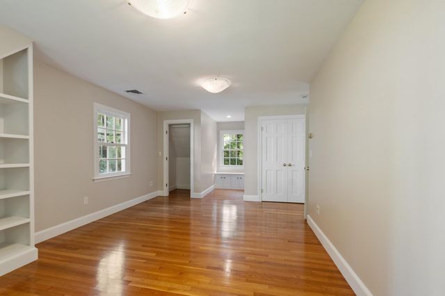 5 Tavern Ln, Lexington, MA 02421