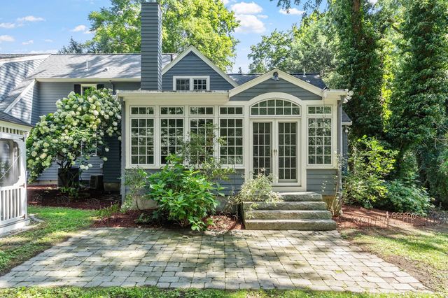 5 Tavern Ln, Lexington, MA 02421