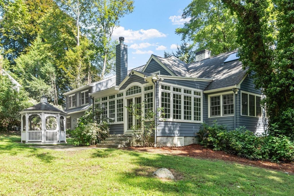 5 Tavern Ln, Lexington, MA 02421