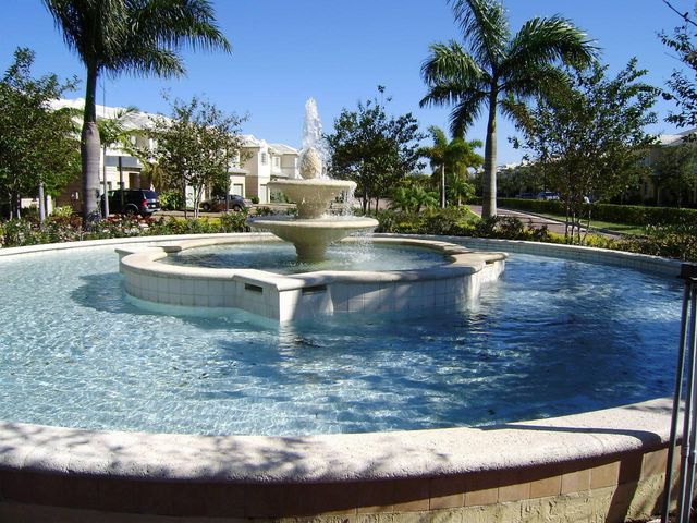 2030 Nassau Drive, West Palm Beach, FL 33404