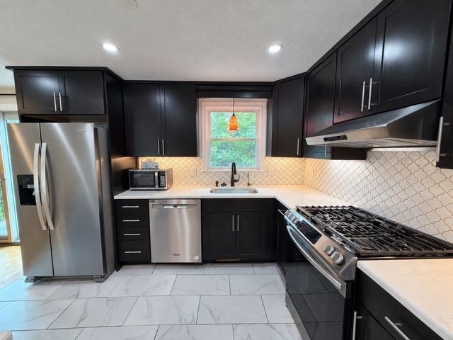 20 Susan Ave, Burlington, MA 01803