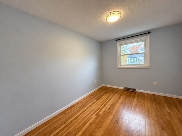20 Susan Ave, Burlington, MA 01803
