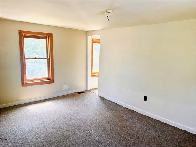 1231 and 1233 Pegtown Ave, North Apollo, PA 15673