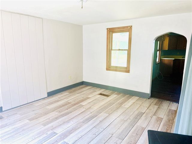 1231 and 1233 Pegtown Ave, North Apollo, PA 15673