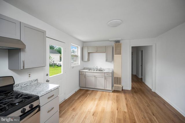 1806 FALL HILL AVE, Fredericksburg, VA 22401