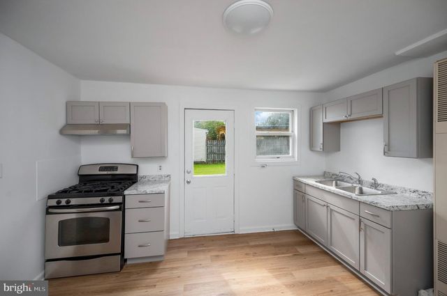 1806 FALL HILL AVE, Fredericksburg, VA 22401