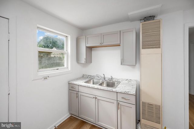 1806 FALL HILL AVE, Fredericksburg, VA 22401