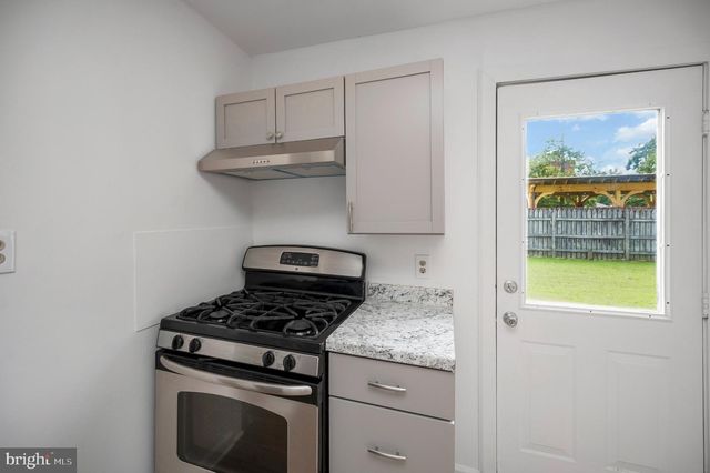 1806 FALL HILL AVE, Fredericksburg, VA 22401
