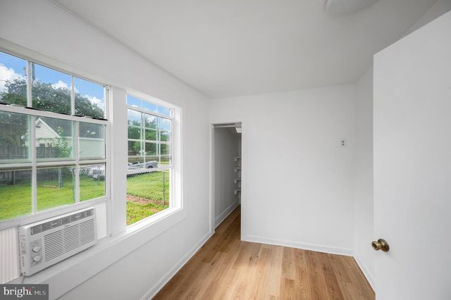 1806 FALL HILL AVE, Fredericksburg, VA 22401