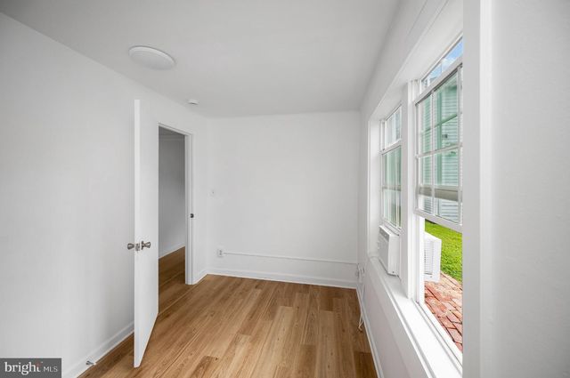 1806 FALL HILL AVE, Fredericksburg, VA 22401