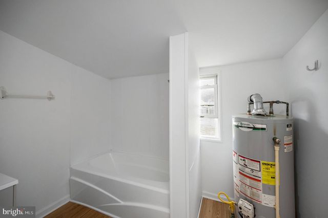 1806 FALL HILL AVE, Fredericksburg, VA 22401