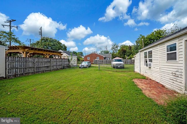 1806 FALL HILL AVE, Fredericksburg, VA 22401