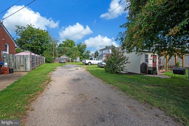 1806 FALL HILL AVE, Fredericksburg, VA 22401